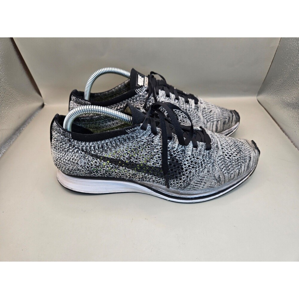 Nike Flyknit Racer Shoes Mens 9.5 Black White Oreo Road Running Athletic Sneaker